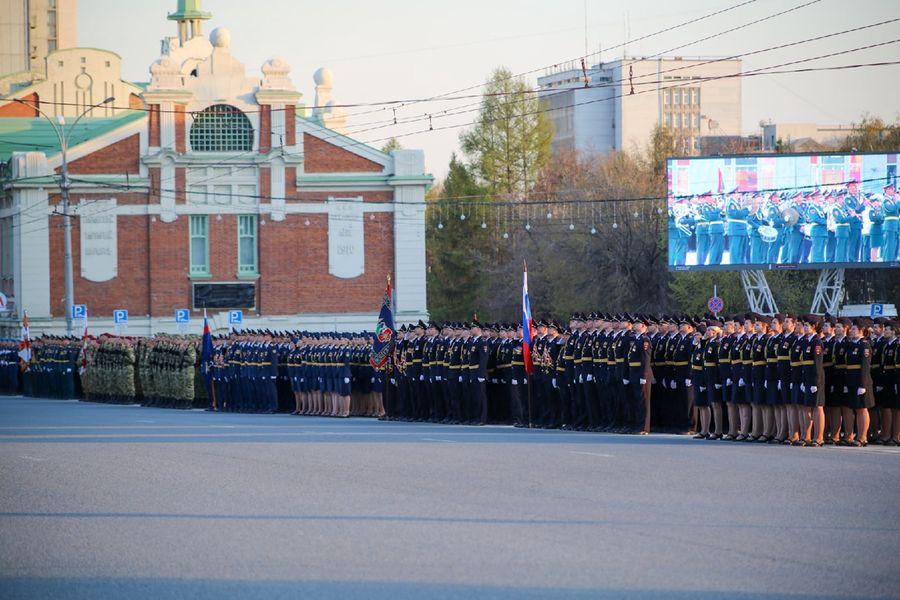 Фото Первым шёл танк Т-34: в Новосибирске прошла репетиция Парада Победы 7